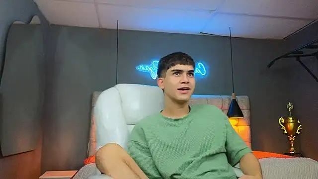 Tommy18   online show from 02.19.25