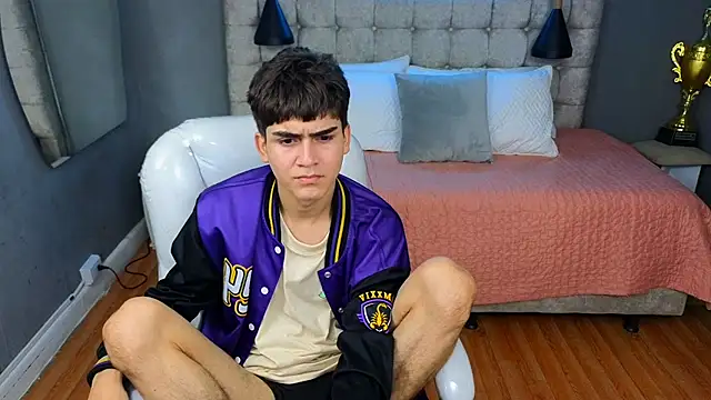 Tommy18   online show from 03.11.25