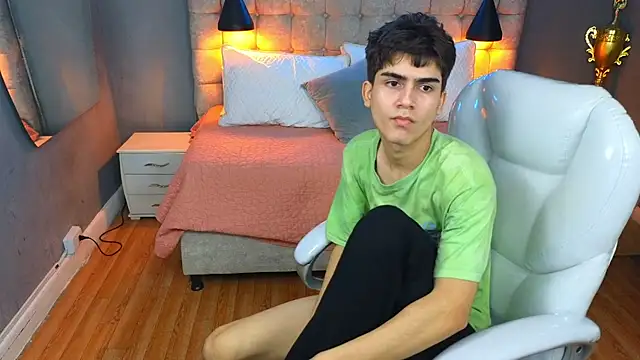 Tommy18   online show from 03.12.25