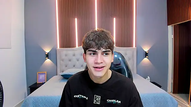 Tommy18   online show from 09.19.25