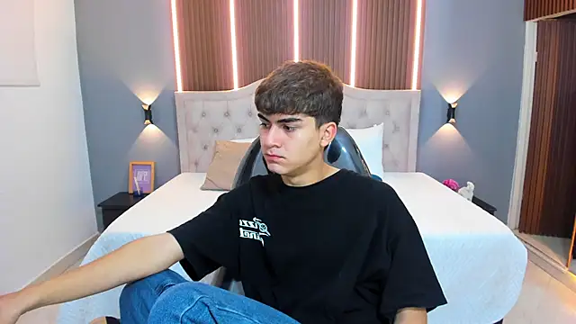 Tommy18   online show from 11.12.25