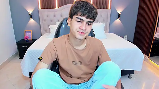 Snapshot of Tommy18__ chatting on 05.21.26 Tommy18 online show from 05.21.26