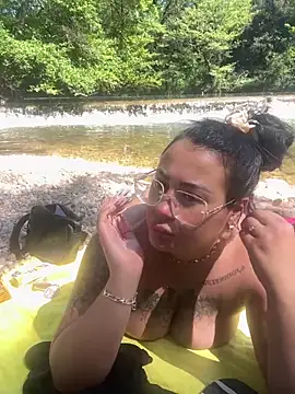 MelissathequeenOff online show from 04.26.26