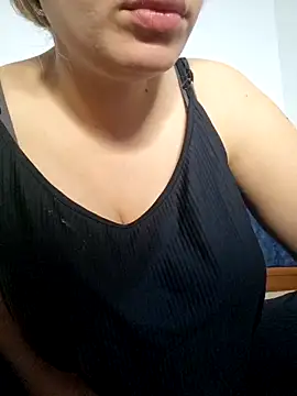 Snapshot of nonalona199999 chatting on 03.22.26 nonalona199999 online show from 03.22.26