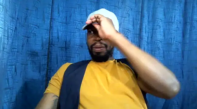 Snapshot of strong__anthony chatting on 01.12.25 strong anthony online show from 01.12.25