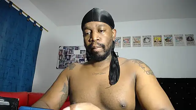 Snapshot of strong__anthony chatting on 11.23.25 strong anthony online show from 11.23.25