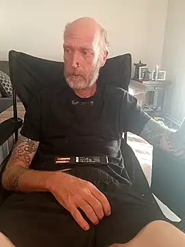 Snapshot of filthymind619 chatting on 10.13.25 filthymind619 online show from 10.13.25