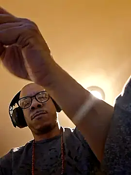 Snapshot of MrDaddyBbSnake chatting on 03.27.26 MrDaddyBbSnake online show from 03.27.26