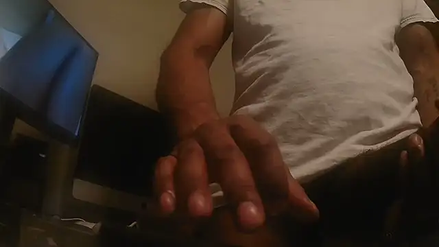 Snapshot of MrDaddyBbSnake chatting on 04.20.26 MrDaddyBbSnake online show from 04.20.26
