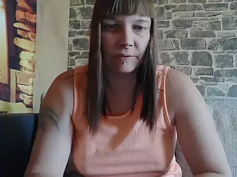 Snapshot of YviEngel87 chatting on 02.22.25 YviEngel87 online show from 02.22.25