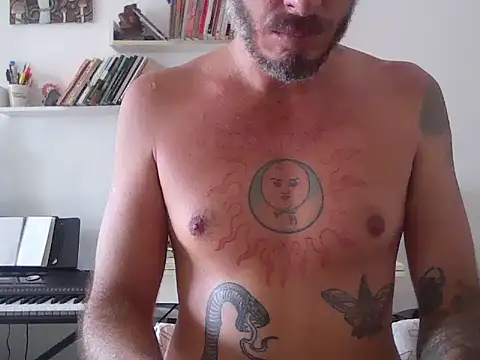 Snapshot of xtrppyx chatting on 03.21.25 xtrppyx online show from 03.21.25