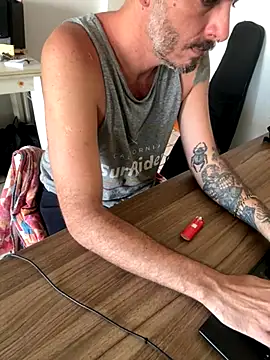 Snapshot of xtrppyx chatting on 09.26.25 xtrppyx online show from 09.26.25