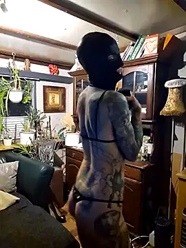 Snapshot of MissParadise40 chatting on 01.07.25 MissParadise40 online show from 01.07.25