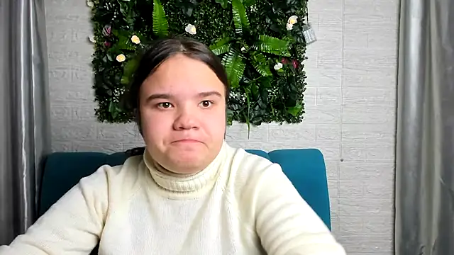 Snapshot of AdeleCruz chatting on 01.08.25 AdeleCruz online show from 01.08.25