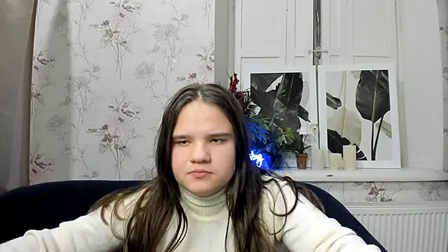 Snapshot of AdeleCruz chatting on 01.10.25 AdeleCruz online show from 01.10.25