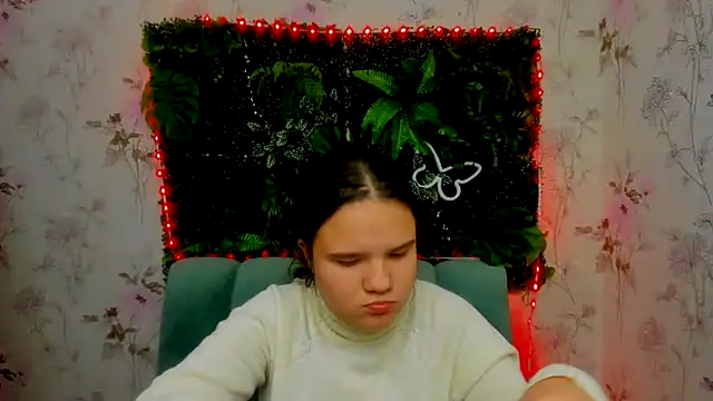 Snapshot of AdeleCruz chatting on 01.11.25 AdeleCruz online show from 01.11.25