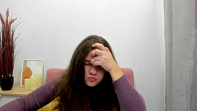 Snapshot of AdeleCruz chatting on 01.13.25 AdeleCruz online show from 01.13.25