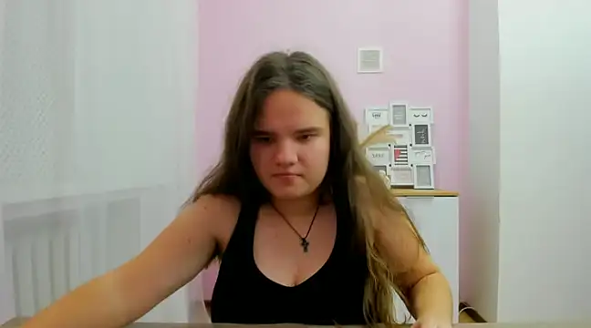 Snapshot of AdeleCruz chatting on 01.14.25 AdeleCruz online show from 01.14.25