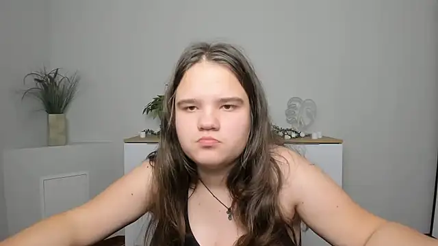 Snapshot of AdeleCruz chatting on 01.20.25 AdeleCruz online show from 01.20.25