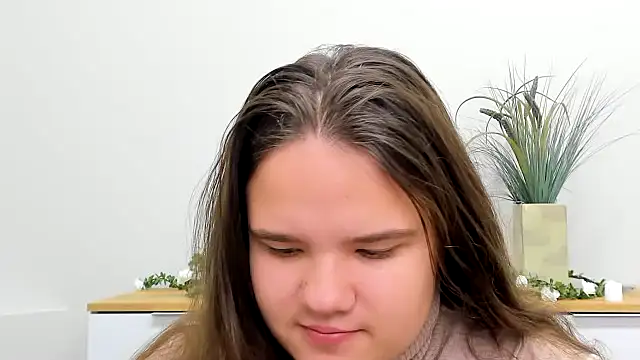 Snapshot of AdeleCruz chatting on 01.25.25 AdeleCruz online show from 01.25.25