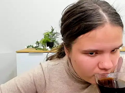 Snapshot of AdeleCruz chatting on 01.25.25 AdeleCruz online show from 01.25.25