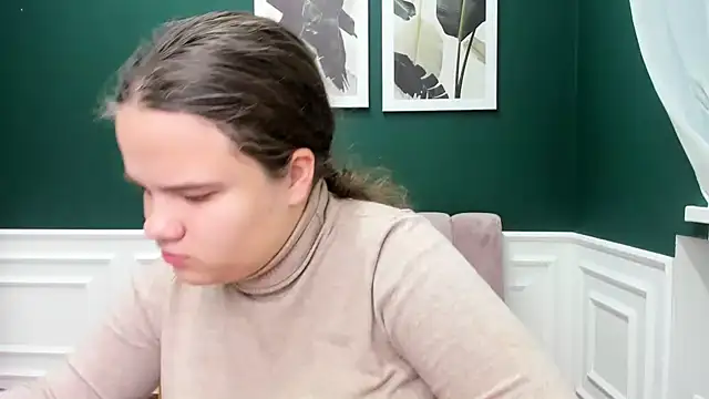 Snapshot of AdeleCruz chatting on 01.31.25 AdeleCruz online show from 01.31.25