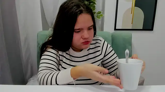 Snapshot of AdeleCruz chatting on 02.03.25 AdeleCruz online show from 02.03.25