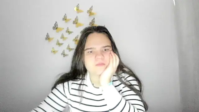 Snapshot of AdeleCruz chatting on 02.05.25 AdeleCruz online show from 02.05.25