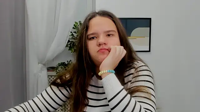 Snapshot of AdeleCruz chatting on 02.07.25 AdeleCruz online show from 02.07.25