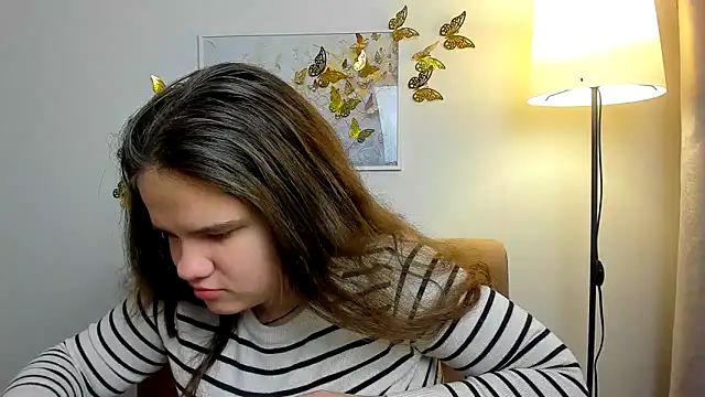 Snapshot of AdeleCruz chatting on 02.16.25 AdeleCruz online show from 02.16.25