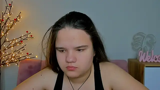 Snapshot of AdeleCruz chatting on 02.17.25 AdeleCruz online show from 02.17.25