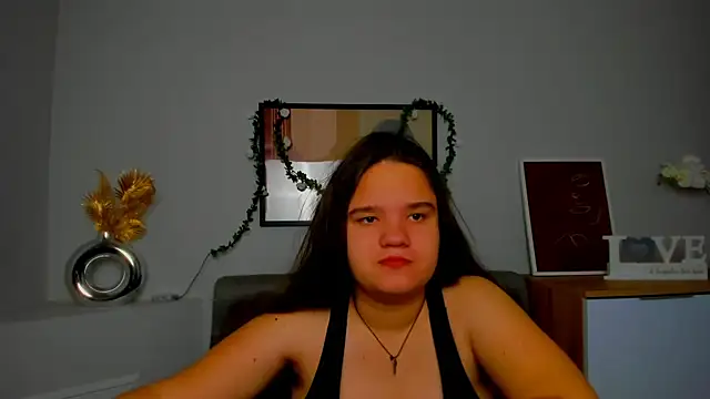 Snapshot of AdeleCruz chatting on 02.22.25 AdeleCruz online show from 02.22.25