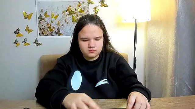 Snapshot of AdeleCruz chatting on 02.23.25 AdeleCruz online show from 02.23.25