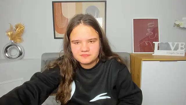 Snapshot of AdeleCruz chatting on 02.26.25 AdeleCruz online show from 02.26.25