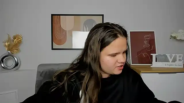 Snapshot of AdeleCruz chatting on 02.27.25 AdeleCruz online show from 02.27.25