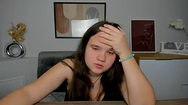 Snapshot of AdeleCruz chatting on 03.01.25 AdeleCruz online show from 03.01.25