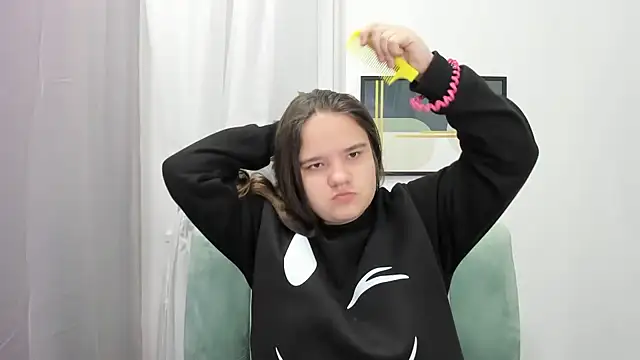 Snapshot of AdeleCruz chatting on 03.04.25 AdeleCruz online show from 03.04.25