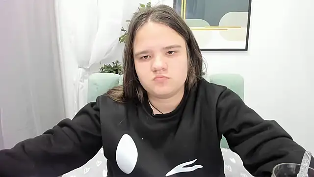 Snapshot of AdeleCruz chatting on 03.04.25 AdeleCruz online show from 03.04.25