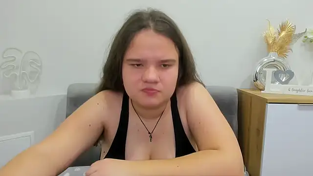 Snapshot of AdeleCruz chatting on 03.15.25 AdeleCruz online show from 03.15.25