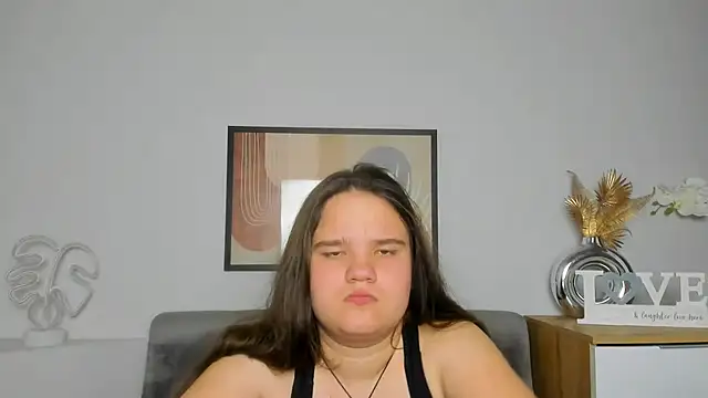 Snapshot of AdeleCruz chatting on 03.17.25 AdeleCruz online show from 03.17.25