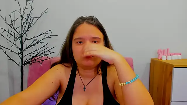 Snapshot of AdeleCruz chatting on 03.17.25 AdeleCruz online show from 03.17.25