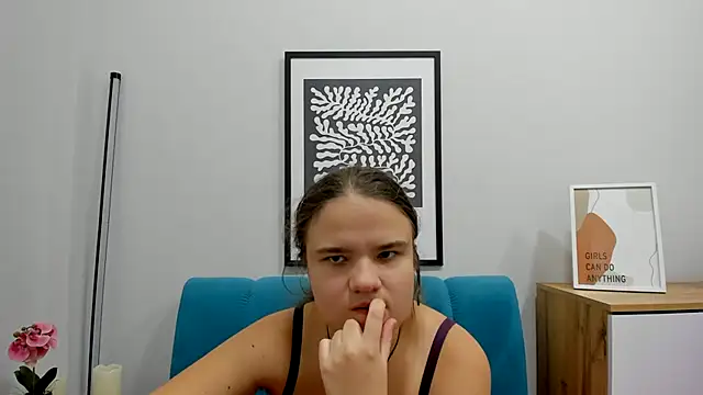 Snapshot of AdeleCruz chatting on 11.08.25 AdeleCruz online show from 11.08.25