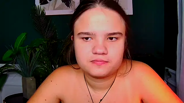 Snapshot of AdeleCruz chatting on 11.12.25 AdeleCruz online show from 11.12.25