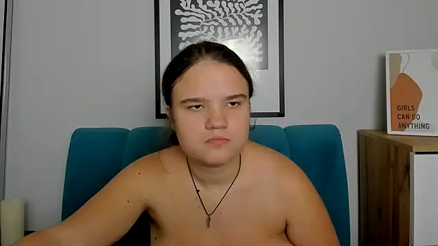 Snapshot of AdeleCruz chatting on 11.23.25 AdeleCruz online show from 11.23.25