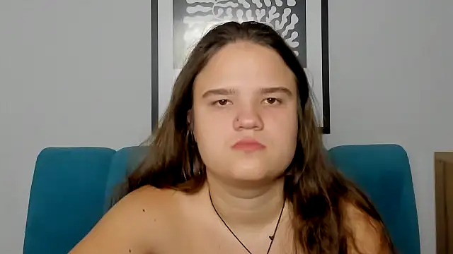 Snapshot of AdeleCruz chatting on 11.28.25 AdeleCruz online show from 11.28.25