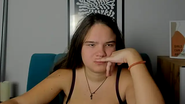 Snapshot of AdeleCruz chatting on 12.02.25 AdeleCruz online show from 12.02.25