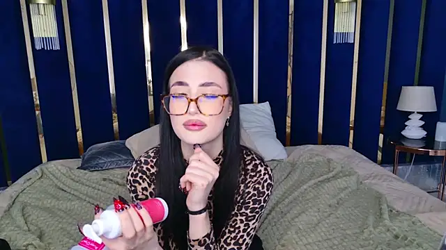 EmmaLawrens online show from 02.07.25