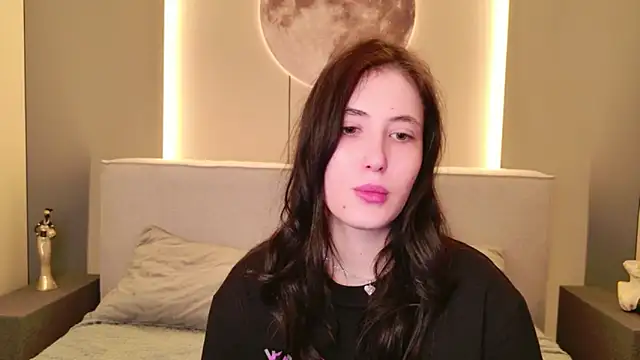 EmmaLawrens online show from 02.21.26