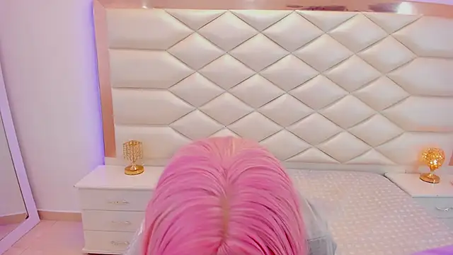 Snapshot of MiaQueen021 chatting on 01.23.25 MiaQueen021 online show from 01.23.25