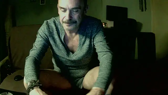 Snapshot of GaySexxPL chatting on 12.13.25 GaySexxPL online show from 12.13.25